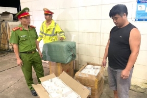 Thừa Thiên Huế tạm giữ gần 10.000 bao thuốc lá lậu