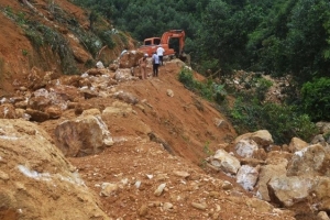 Công ty Vũ Trường Giang bị phạt và truy thu hơn 130 triệu đồng vì khai thác khoáng sản lấn chiếm đất rừng
