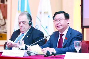 Chủ tịch Quốc hội: Cách tốt nhất để dự đoán tương lai là chúng ta kiến tạo ra nó