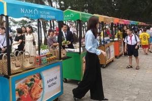 Đà Nẵng: Phố ăn vặt Nam Ô chính thức đi vào hoạt động