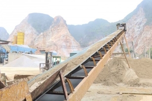 Thanh Hóa khuyến khích các doanh nghiệp đầu tư máy móc thiết bị sản xuất cát nhân tạo