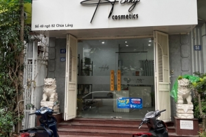 Cửa hàng mỹ phẩm Hinhy Cosmetics: Bày bán hàng hóa không tem nhãn phụ tiếng Việt?
