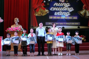 Tạp chí Thương hiệu và Công Luận phối hợp trao quà cho học sinh có hoàn cảnh khó khăn TP. Lạng Sơn