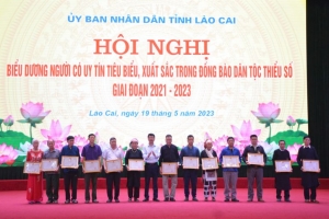 Lào Cai biểu dương 300 đại biểu người dân tộc thiểu số có uy tín trong cộng đồng