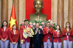 Chủ tịch nước trao huân chương cho các VĐV, HLV có thành tích cao tại SEA Games 32