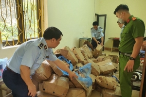 Phát hiện 1,5 tấn chân lợn đông lạnh không rõ nguồn gốc, xuất xứ