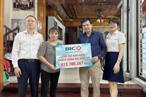 BIC chi trả hơn 1 tỷ đồng bảo hiểm cho khách hàng vay vốn tại BIDV Nam Hà Nội