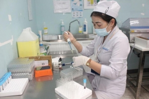 Trả lời chất vấn đại biểu Quốc hội về chế độ chính sách với cán bộ y tế