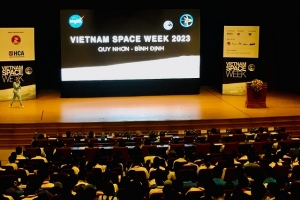 Bình Định: Gần 1.000 học sinh giao lưu với cựu phi hành gia NASA