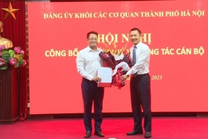 Trao quyết định chuẩn y Bí thư Đảng ủy cơ quan Sở Thông tin và Truyền thông Hà Nội