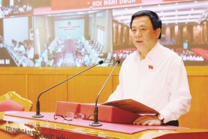 Uỷ viên Bộ Chính trị Nguyễn Xuân Thắng tiếp xúc cử tri Quảng Ninh