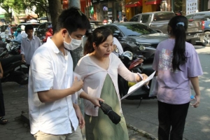 Chiều nay ngày 5/7, học sinh Hà Nội xác nhận nhập học vào lớp 10 công lập