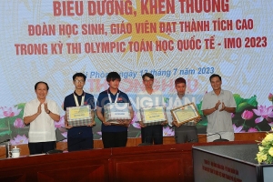 Hải Phòng biểu dương khen thưởng đoàn học sinh, giáo viên đạt thành tích cao trong kỳ thi IMO 2023