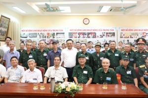 Chủ tịch UBND TP Hà Nội Trần Sỹ Thanh thăm hỏi người có công, thân nhân liệt sỹ nhân dịp 27/7