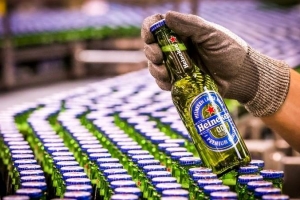 Ảnh hưởng tình hình kinh tế Việt Nam khiến lợi nhuận nửa đầu năm của Heineken giảm mạnh