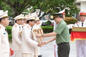 Công an tỉnh Thanh Hóa tổ chức trao huy chương “Vì an ninh Tổ quốc” và huy chương “Chiến sỹ vẻ vang”