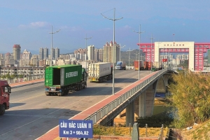 Lượng hàng hóa xuất nhập khẩu qua Cửa khẩu Quốc tế Móng Cái đạt trên 1,4 triệu tấn