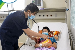 Cảnh báo nguy hiểm trong dịch sốt xuất huyết ở trẻ