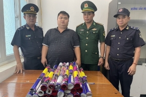 Nghệ An: Phát hiện, bắt giữ đối tượng cất giấu 26 kg pháo nổ