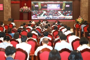 Hà Nội công bố 21 biểu hiện nhận diện cán bộ vi phạm kỷ luật, né tránh, đùn đẩy trách nhiệm