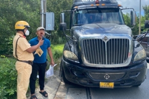 CSGT TP. Hồ Chí Minh: Xử phạt gần 500 xe khách, xe container sau 3 ngày tổng kiểm soát