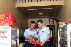 Hưng Yên tăng cường kiểm tra các cơ sở sản xuất, kinh doanh bánh trung thu