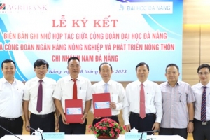 Agribank Nam Đà Nẵng: Trao 400 triệu đồng học bổng cho sinh viên hoàn cảnh khó khăn