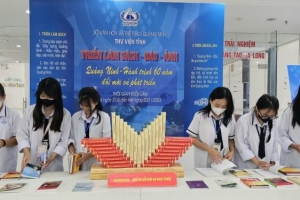 Khai mạc Triển lãm sách báo ảnh “Quảng Ninh - hành trình 60 năm đổi mới và phát triển”