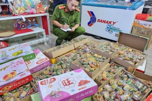 Phát hiện 13 thùng bánh trung thu không rõ nguồn gốc tại Hải Dương