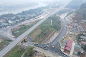 Khai thác, mở rộng cao tốc Nội Bài - Lào Cai đoạn Yên Bái - Lào Cai lên 04 làn xe đáp ứng nhu cầu vận tải