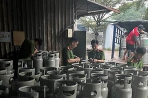 Bắt cơ sở sang chiết gas giả với số lượng lớn tại Đồng Nai