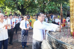Dâng hương tưởng niệm các vị Vua Trần và 723 năm Ngày mất Quốc công Tiết chế Hưng Đạo Đại vương Trần Quốc Tuấn