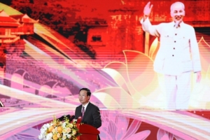 Chủ tịch nước Võ Văn Thưởng dự Lễ kỷ niệm 60 năm Bác Hồ về thăm và chỉ đạo Đại hội Đại biểu Đảng bộ tỉnh Hà Bắc lần thứ I