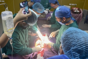 Quảng Ninh: Phối hợp liên viện cấp cứu thành công bệnh nhân bị thủng tim nguy kịch