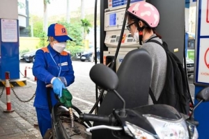 Lùi thời gian điều chỉnh giá xăng dầu sang ngày 23/10