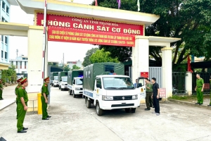 Công an tỉnh Thanh Hóa bàn giao hơn 200 xe ô tô tải cho Công an xã, thị trấn
