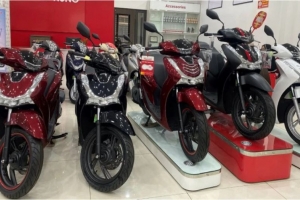 Giá xe máy lao dốc kỷ lục: Honda Vision chỉ còn 31 triệu đồng, SH, Air Blade, Winner X cùng… bán dưới giá đề xuất