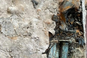 Hải Phòng: Một người dân làm nghề đánh cá kéo được hộp đựng đạn nặng hơn 11kg
