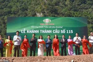 Nhựa Tiền Phong khánh thành cầu nối yêu thương số 115 – cầu Bản Mọc tại huyện Đà Bắc tỉnh Hoà Bình