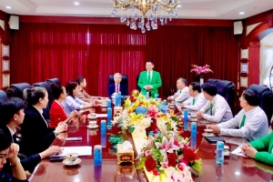 Nam Sông Tiền đầu tư 100 xe taxi hiệu Toyota vào Tập đoàn Mai Linh