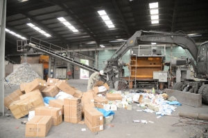 Cục Quản lý thị trường Quảng Ninh tiêu huỷ tang vật vi phạm