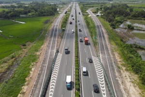 Bộ Giao thông vận tải yêu cầu các đơn vị rà soát nâng tốc độ cao tốc 4 làn xe lên 90km/h