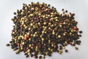 Giá tiêu hôm nay 8/12: Tăng 500 đồng/kg