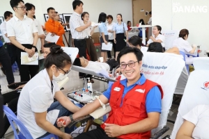 Tổng Công ty Điện lực miền Trung: Thực hiện chủ đề “Vạn trái tim - Một tấm lòng”