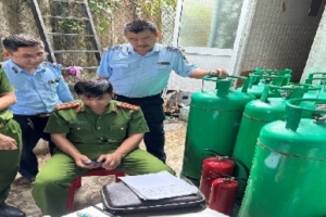 Quảng Ngãi: Tạm giữ trên 2.850 bình gas san chiết trái phép