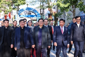 Thủ tướng chuyển lời chúc mừng Giáng sinh của Tổng Bí thư Nguyễn Phú Trọng tới đồng bào Công giáo