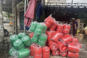 Phát hiện, xử lý trên 3.965 thùng/can dầu nhớt vi phạm