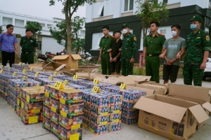 Vận chuyển trái phép gần 1 tấn pháo nổ để lấy 2,2 triệu đồng tiền công