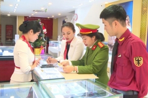 Công an TP. Thanh Hóa tuyên truyền cảnh báo tội phạm trộm cắp, cướp tài sản tại các ngân hàng, tiệm vàng