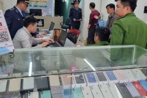 Xử phạt cơ sở kinh doanh điện thoại di động tại Thanh Hóa về hành vi kinh doanh hàng hóa nhập lậu